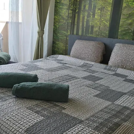 Apartamentai Su Baseinu *